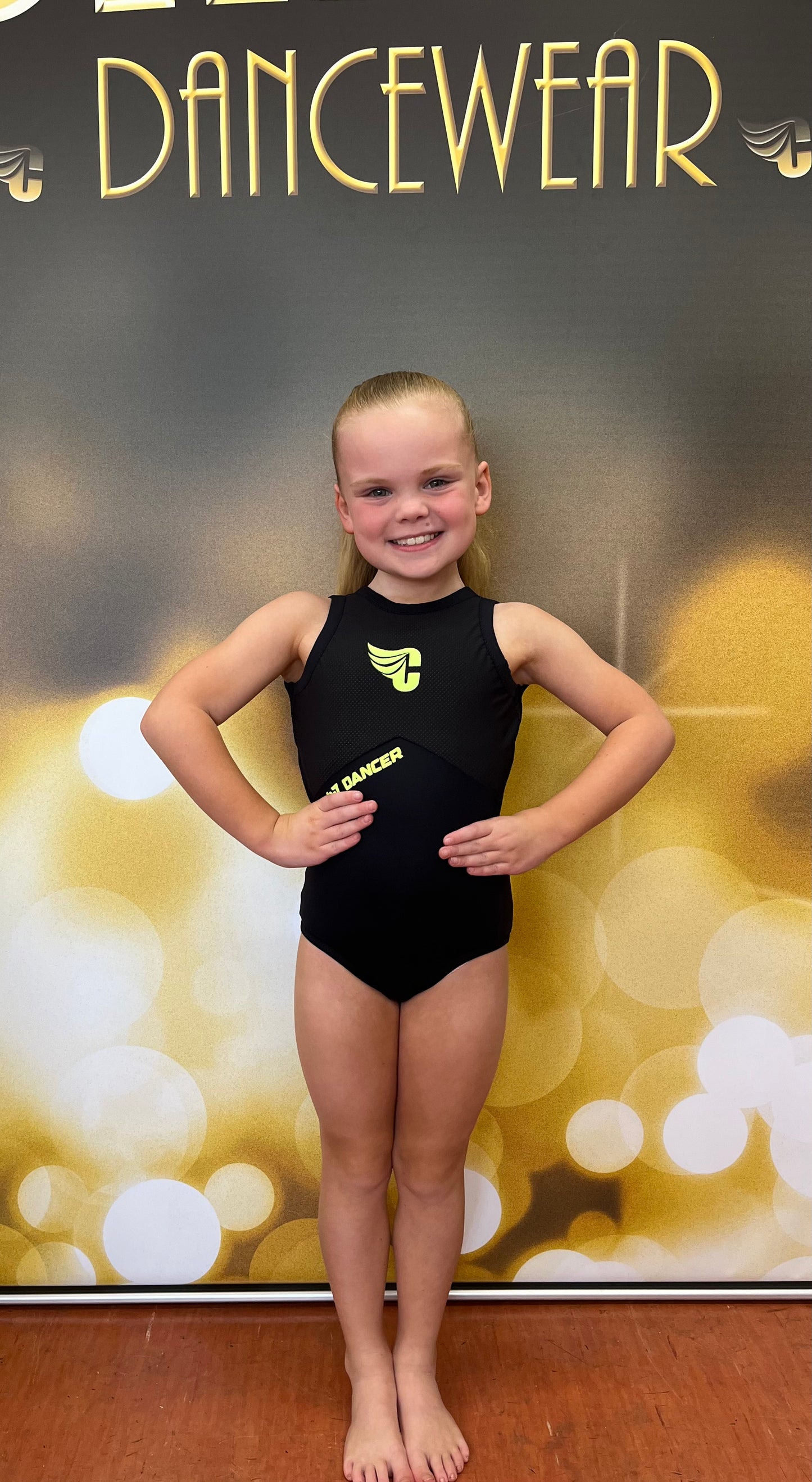 Girls 24-7 Dancer Leo With Fluo Yellow Puff Prints