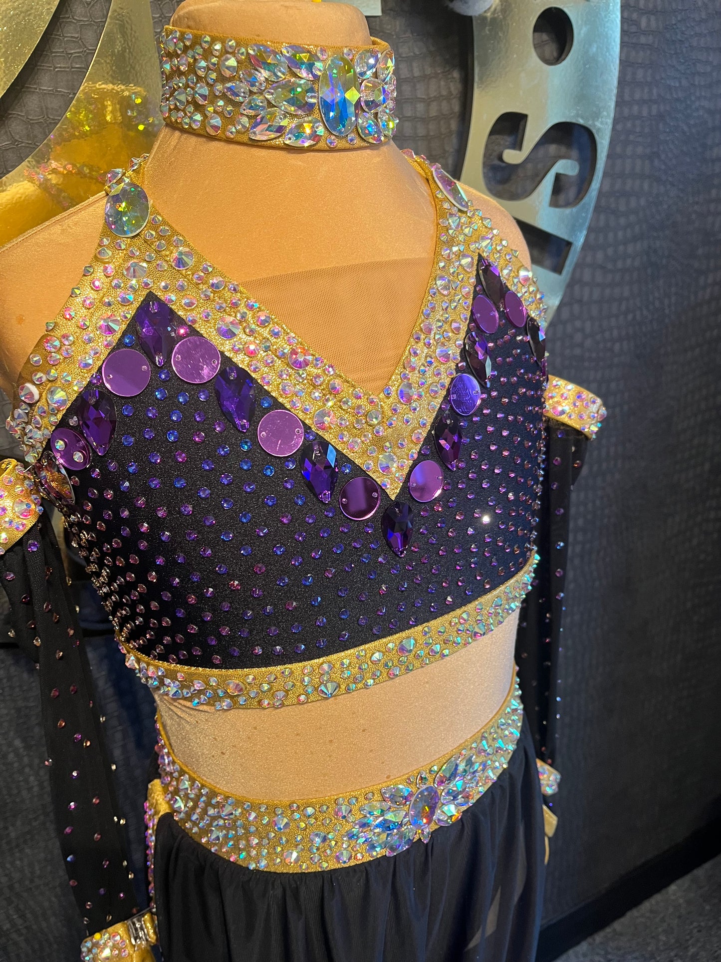 Age 12-13 Ex Sponsored Black & Gold 2 Piece Costume.