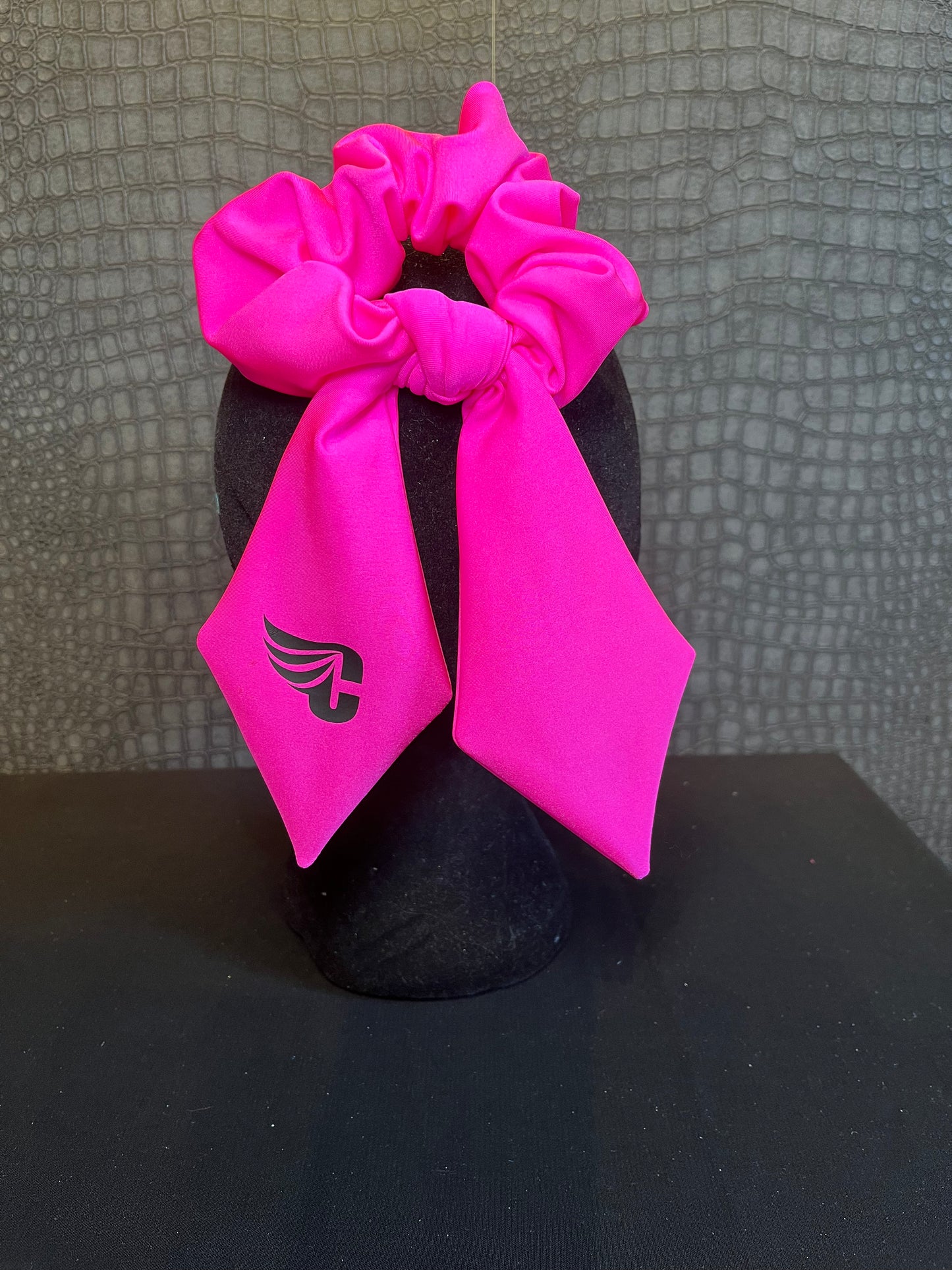 Cirkis Essentials Girls Fluo Pink Branded Scrunchie